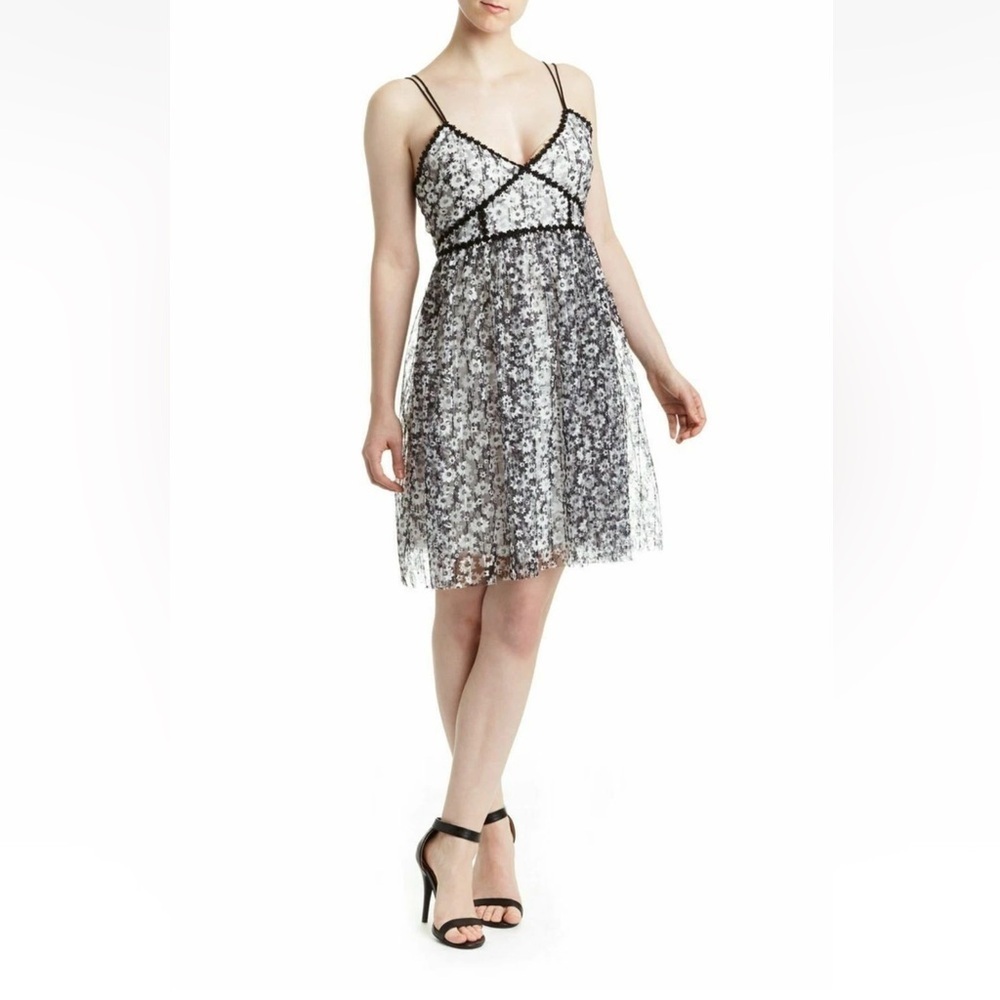 Romeo & Juliet Couture Black and White Lace Midi Dress